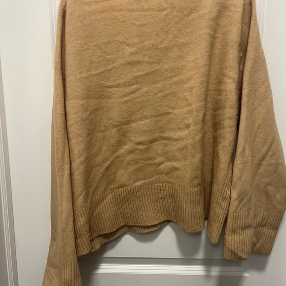 Ann Taylor Weekend Collection Relaxed V-Neck Sweater Size Large Tan NWT - Picture 4 of 4
